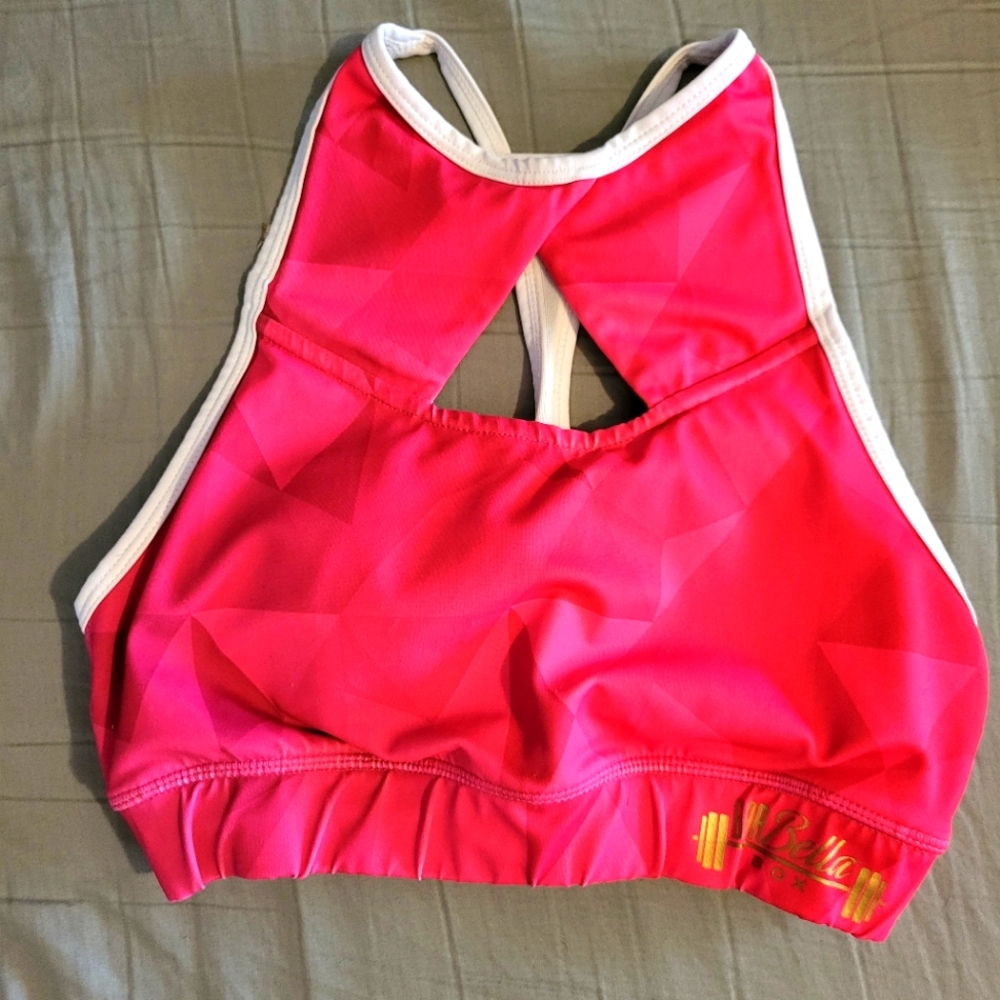 Sports bra chestee